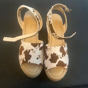 COW PRINT WEDGES